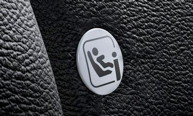 Sistema de retención infantil con anclajes ISOFIX.